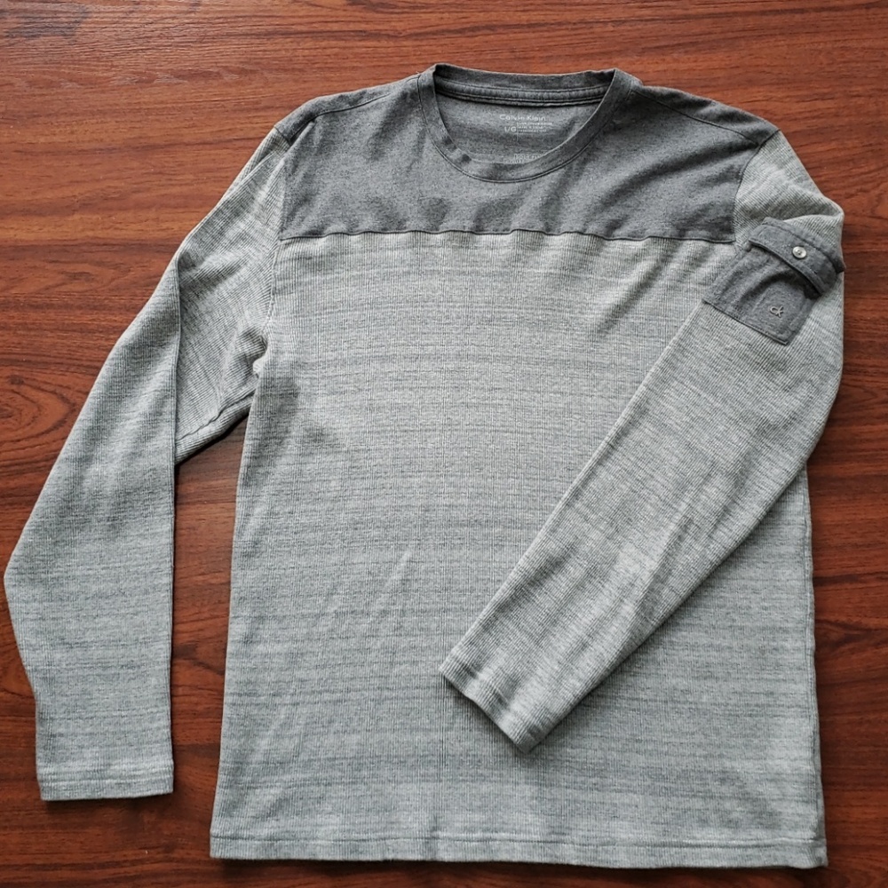 Men's Calvin Klein long sleeve T, size L
